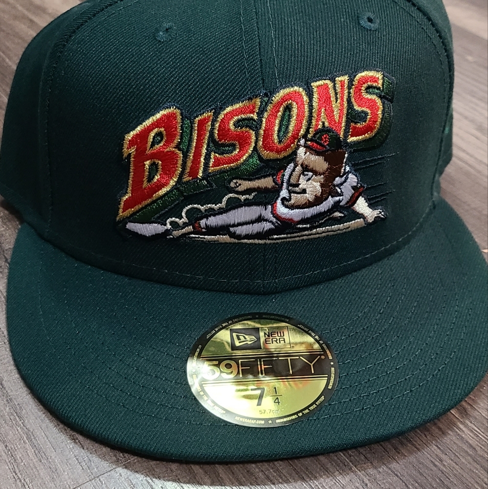 Bisons fitted hat , grailed red UB and white guts